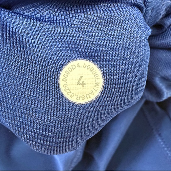 Lululemon Hotty Hot High Rise Shorts Royal Blue 2.5” Lined Size 4 - Picture 4 of 4